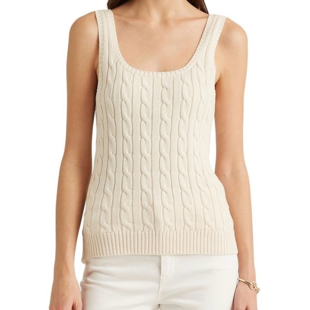 Cable-Knit sleeveless sweater